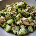 Komkommer-kalkoen sub salade