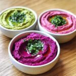 Hummus trio (klassiek, rode biet, groene kruiden)